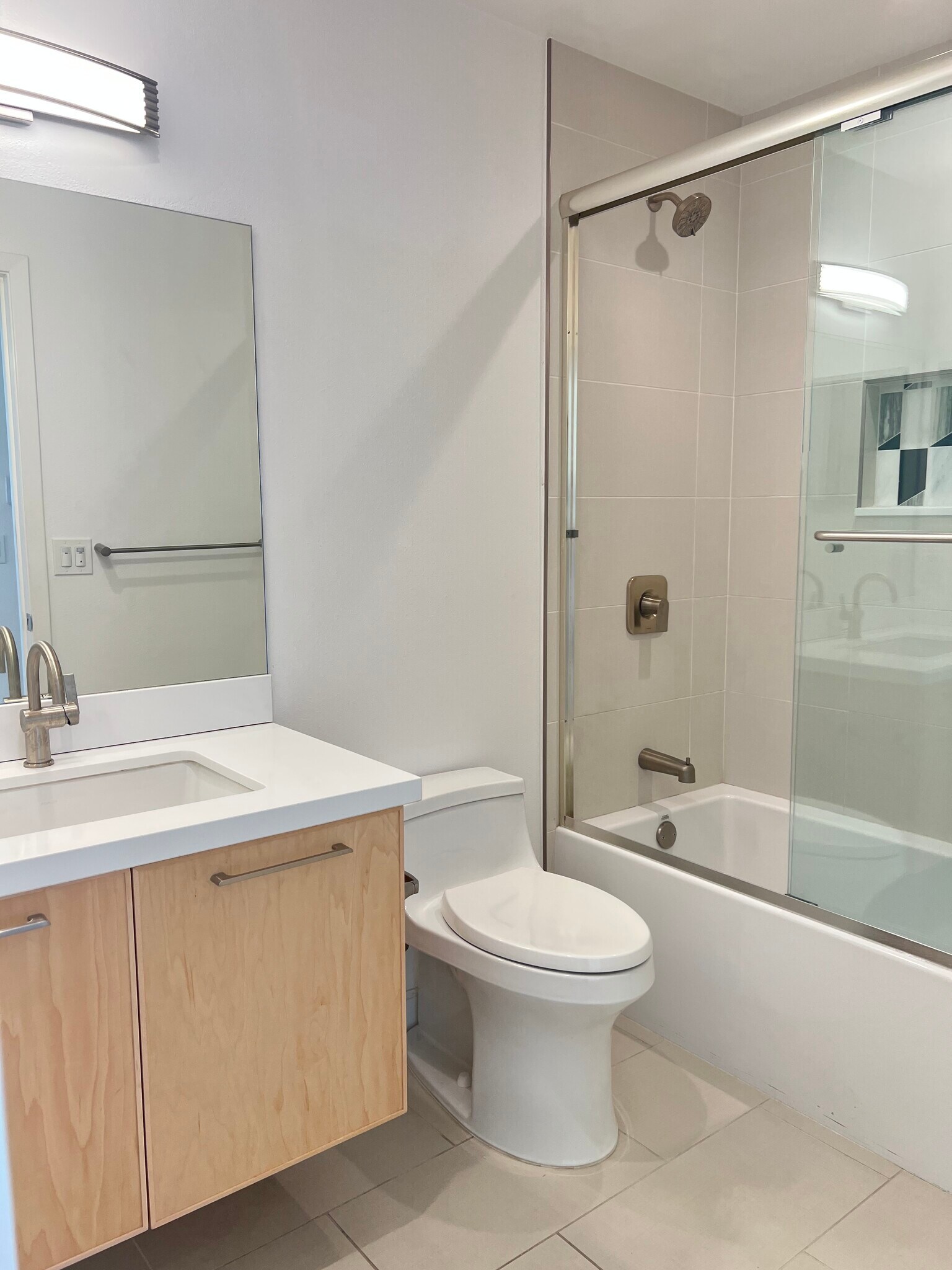 Full Bathroom Angle 2 (3rd Floor) - 1878 N Alvarado St