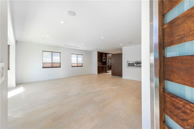 Building Photo - 15053 Greenleaf St