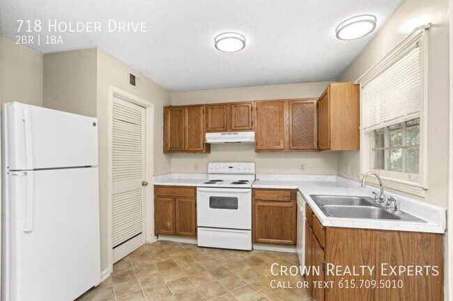 Building Photo - 718 Holder Dr