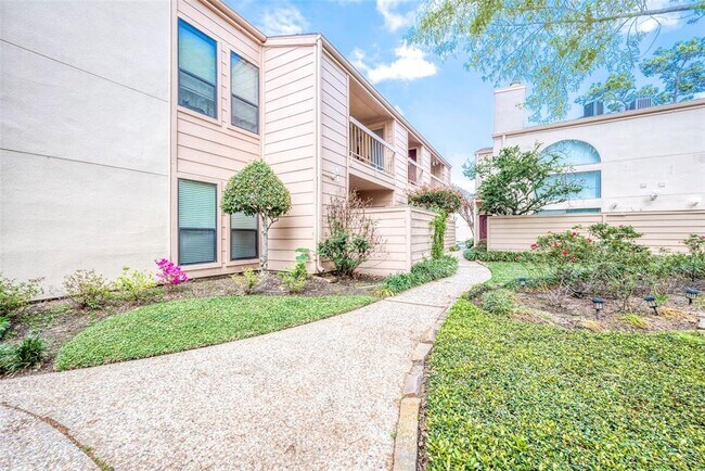 Building Photo - 2125 Augusta Dr