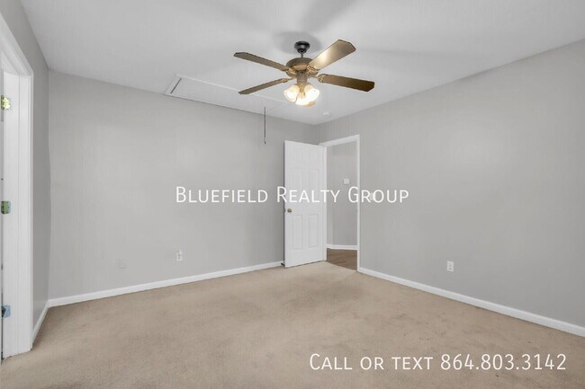 Building Photo - 106 Pine Needle Rd
