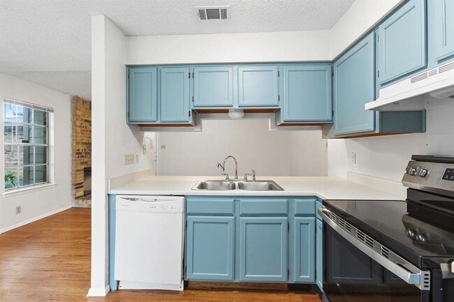 Building Photo - 9902 Brasher Dr