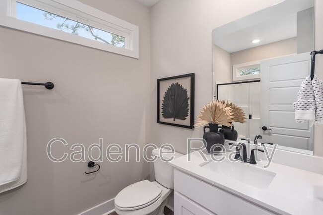 Building Photo - 1723 Perimeter Lp