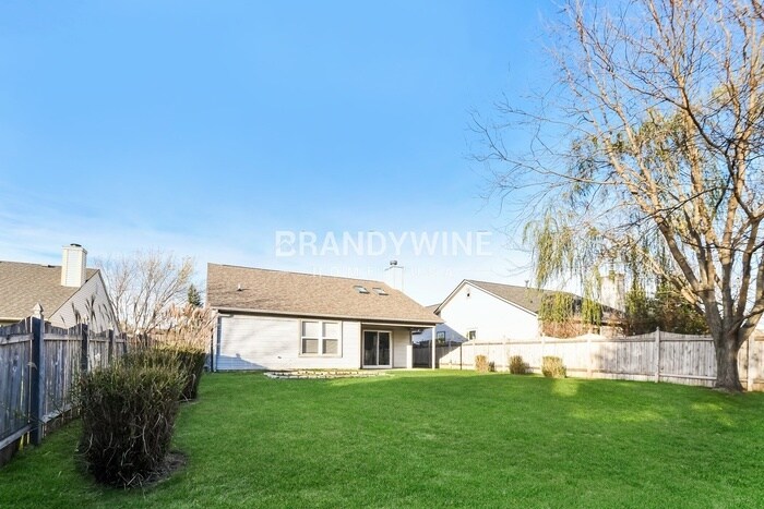 Building Photo - 3231 Village Park N Dr