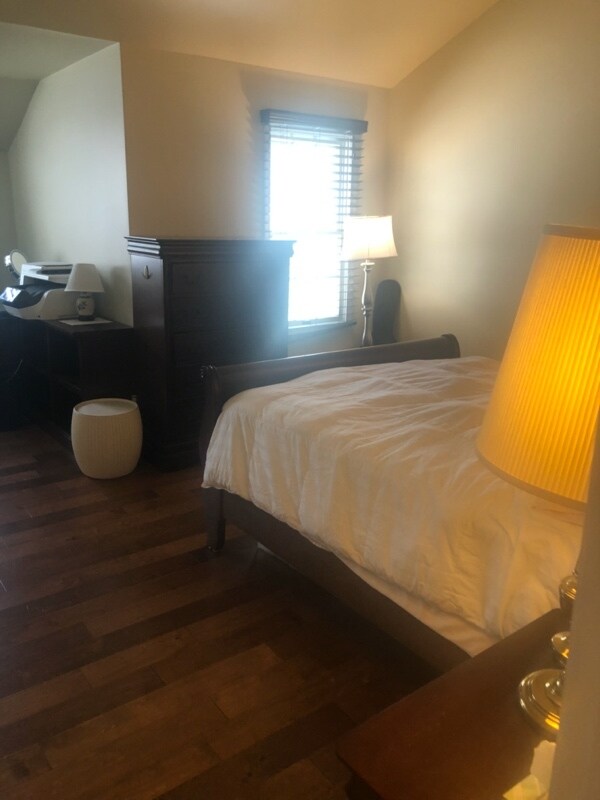 Building Photo - 470 Meadow Ln