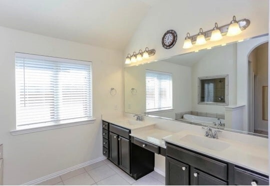 Building Photo - 16839 Kilgarth Dr