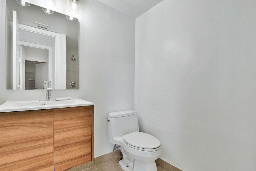 Building Photo - 3501 Magellan Cir