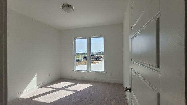 Building Photo - 4br home in Zachary only 2yrs old!
