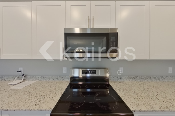 Building Photo - 13757 Pinyon Dr