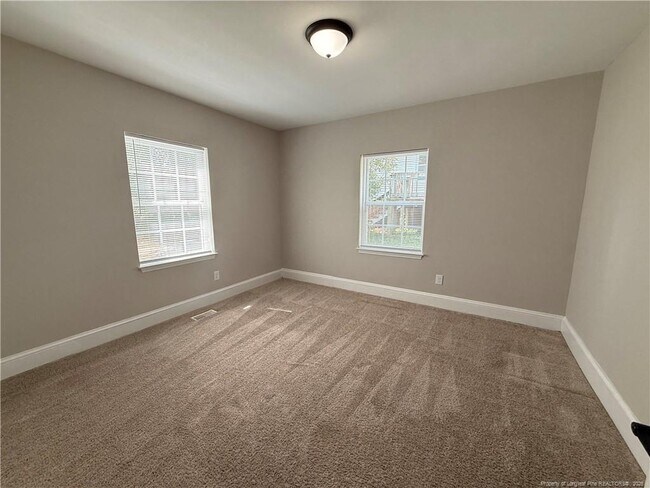 Building Photo - 122 Kensington Cir