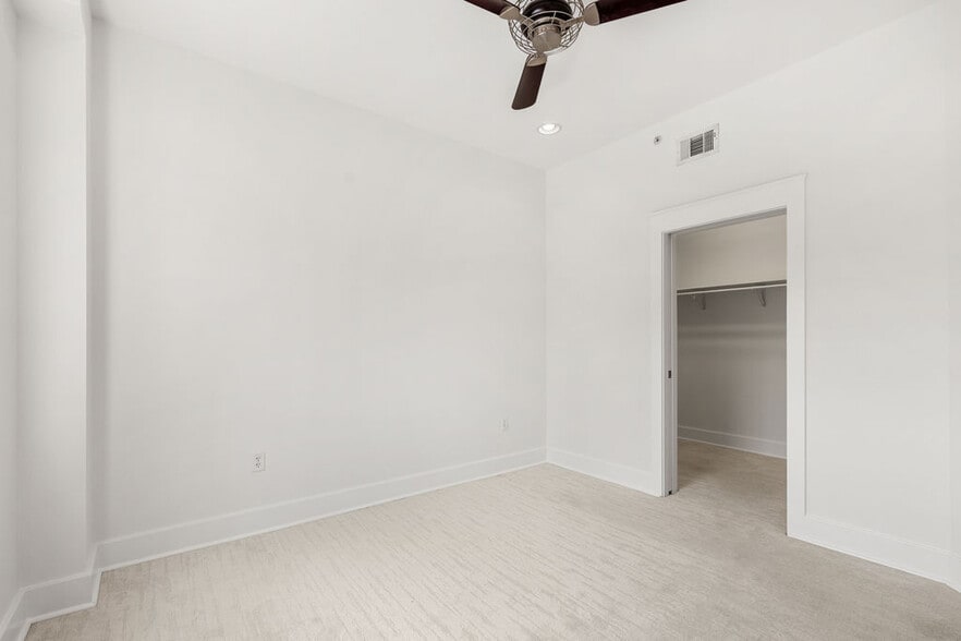 Building Photo - 531 S Gay St