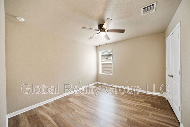 Building Photo - 14947 Cheshire Way