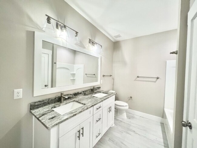 Building Photo - 9 Praiseworthy Dr