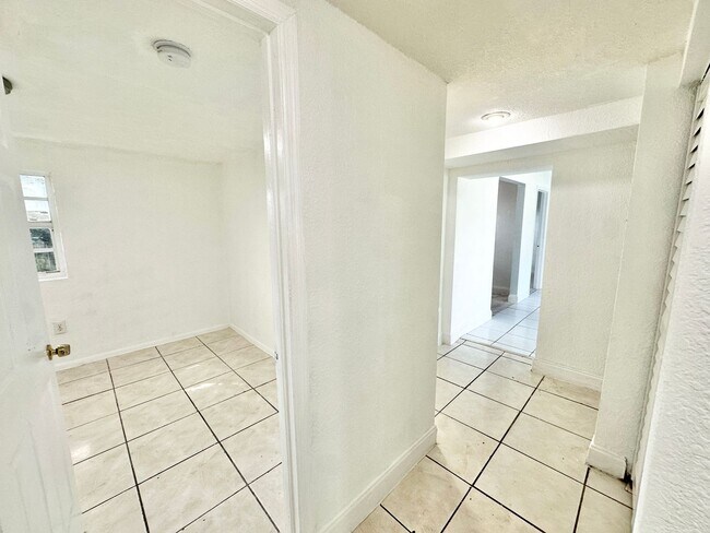 Building Photo - 1278 NW 44th St