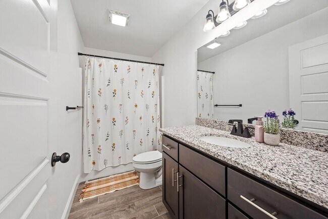 Building Photo - 6007 NW Hoover St