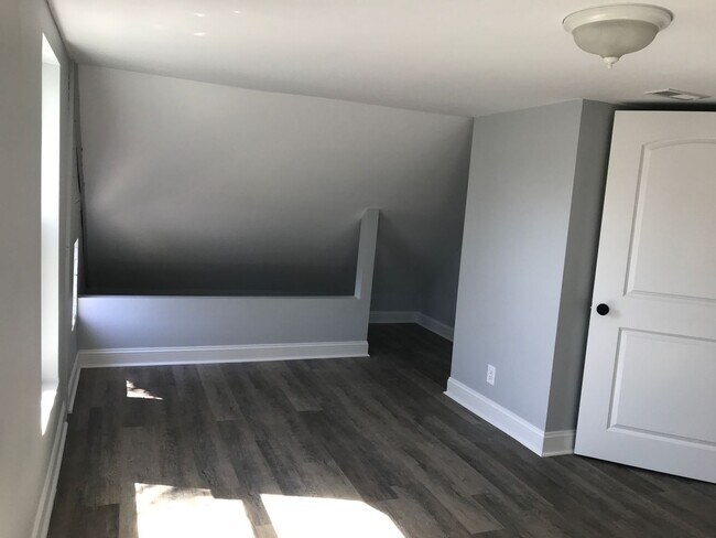 Building Photo - 1001 S 8th St