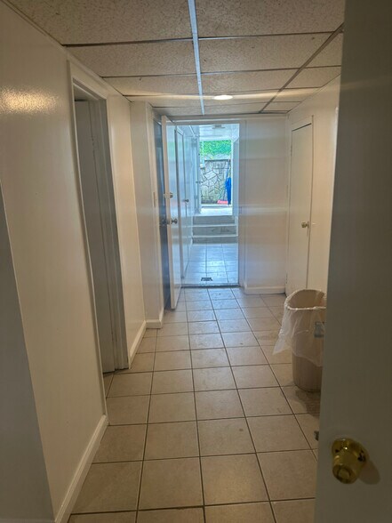Building Photo - 2108 Pitman Ave