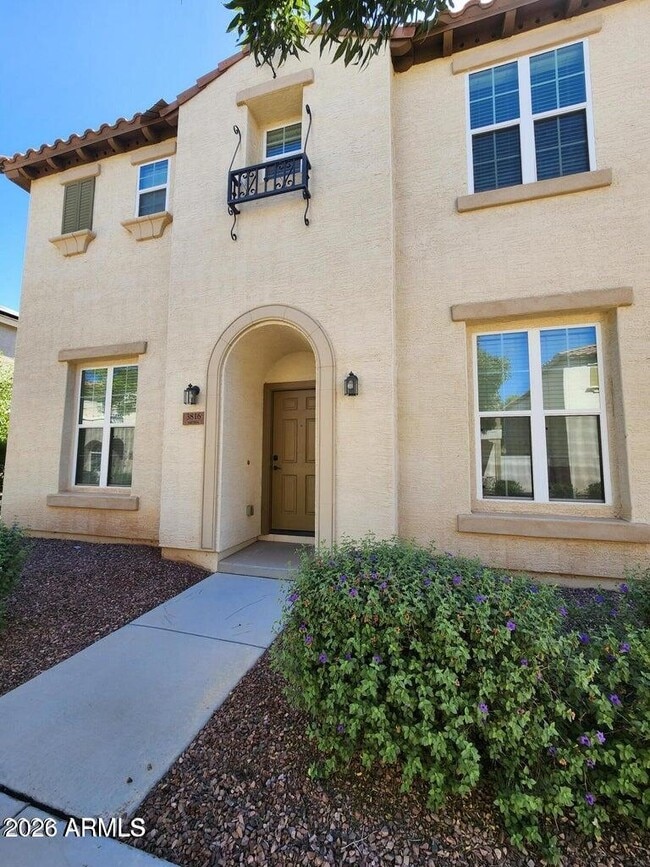 Building Photo - 3816 E Leslie Dr