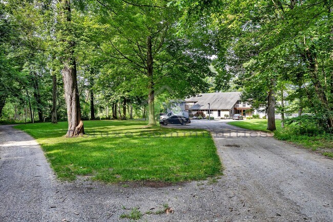 Building Photo - Beautiful 3 Bedroom in Alto – Updated, Spacious, Surrounded by Nature