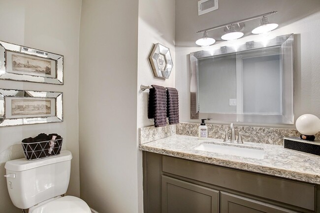 Building Photo - 9400 Doliver Dr