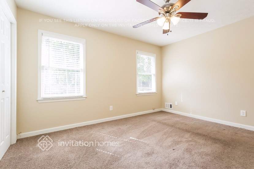 Building Photo - 321 Sherwood Cir SE