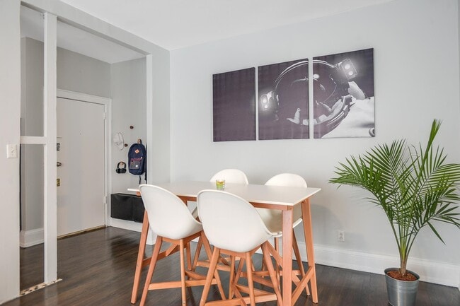 Building Photo - 148 37th St