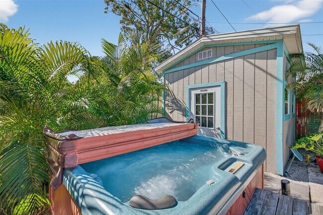 Building Photo - 2444 34th Ave N