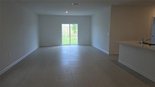 Building Photo - 3363 Alexander Dr