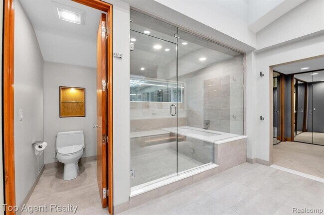 Building Photo - 5760 Snowshoe Cir