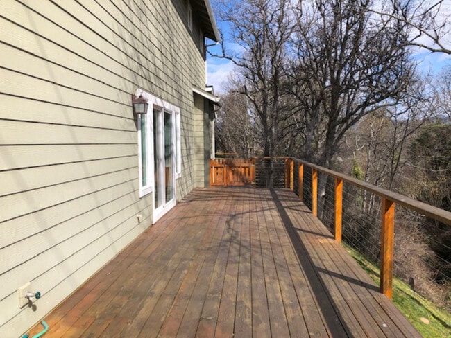 Building Photo - 6748 OR-66