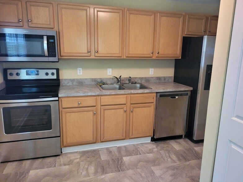 Building Photo - 21612 Hudson St