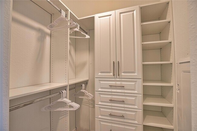 Building Photo - 12470 Wellen Golf St