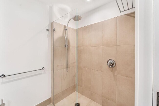 Building Photo - 175 2nd St