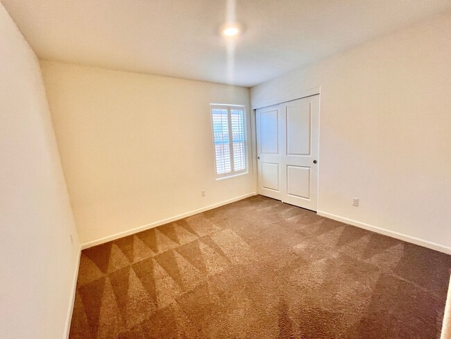 Building Photo - Spacious 4 Bedroom Home  – Solar & Pest Co...