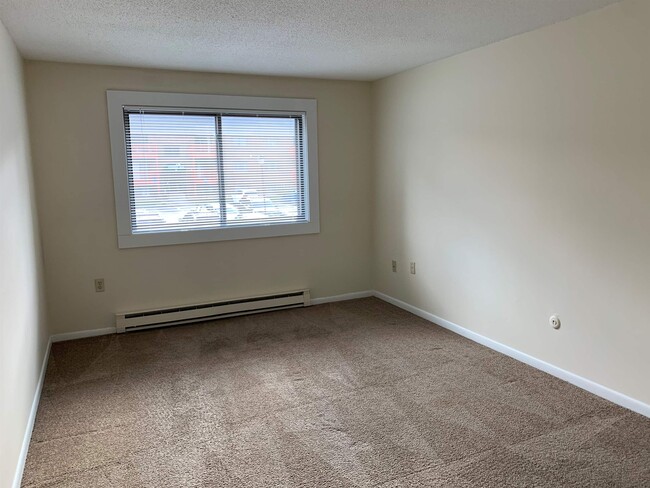 Building Photo - 95 Powers St