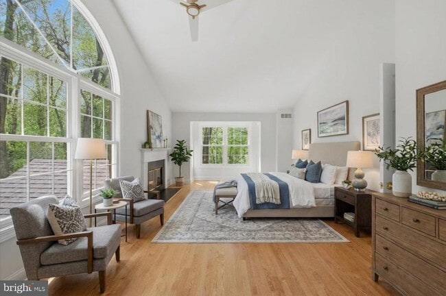 Building Photo - 5736 8th Rd N