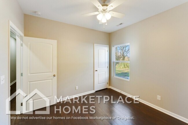 Building Photo - 2901 Dodson Ave
