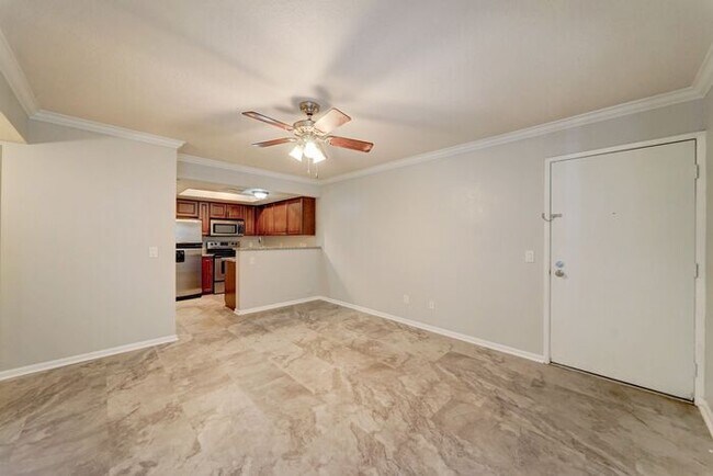 Building Photo - MOVE IN SPECIALS 2 weeks FREE - Townhouse with 2 Bedrooms 2 Bath!