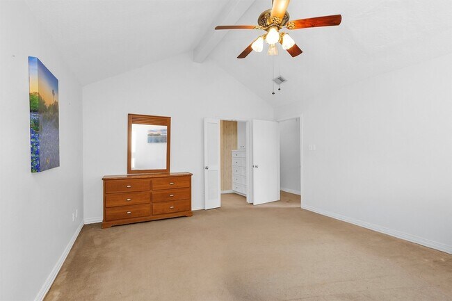 Building Photo - 11634 Southlake Dr