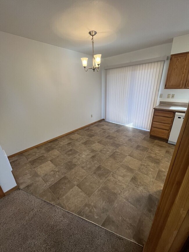 Building Photo - 2528 NE Conners Ave