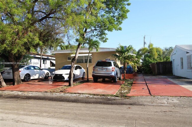 Primary Photo - 317 SE 2nd St