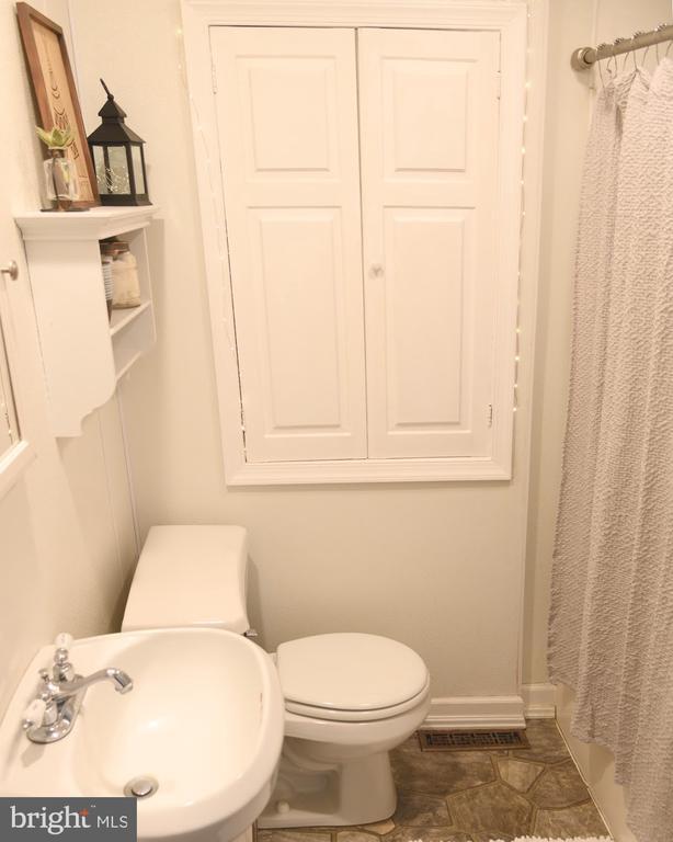 Building Photo - 120 Delaware St