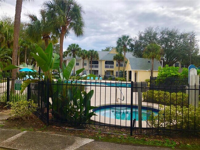 Building Photo - 1043 S Hiawassee Rd