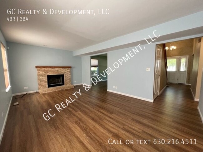 Building Photo - ***MUST SEE! 4 BDRM / 2.5 BTH / LARGE CORN...