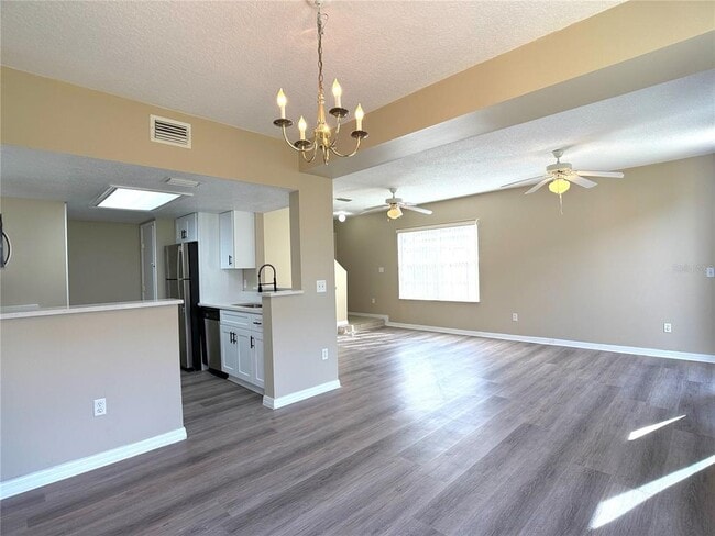 Building Photo - 501 Coconut Palm Way