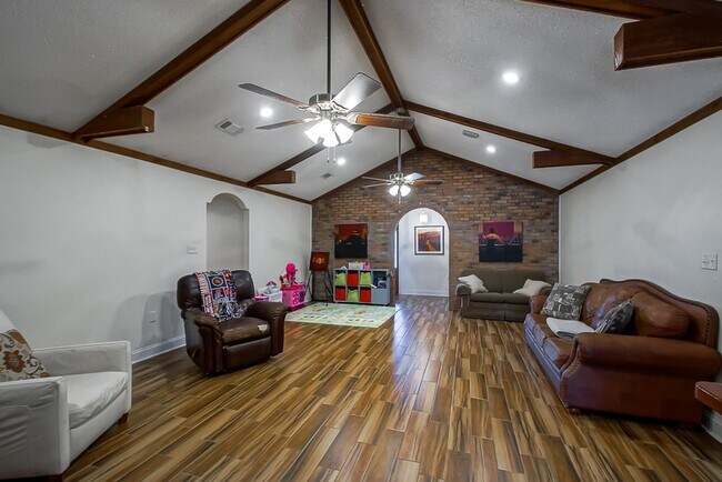 Building Photo - 12723 Pleasant Ridge Dr