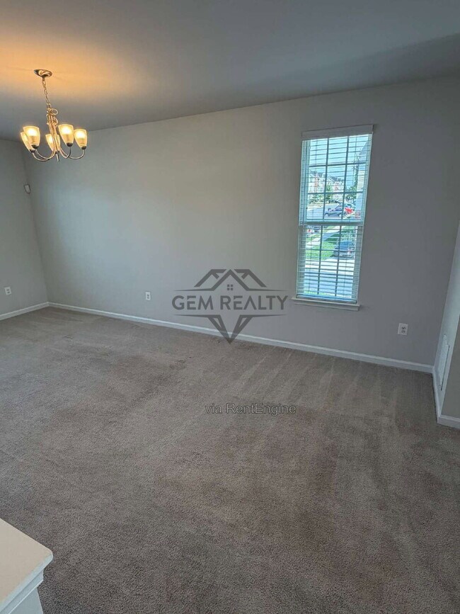 Building Photo - 501 Rolling Valley Dr