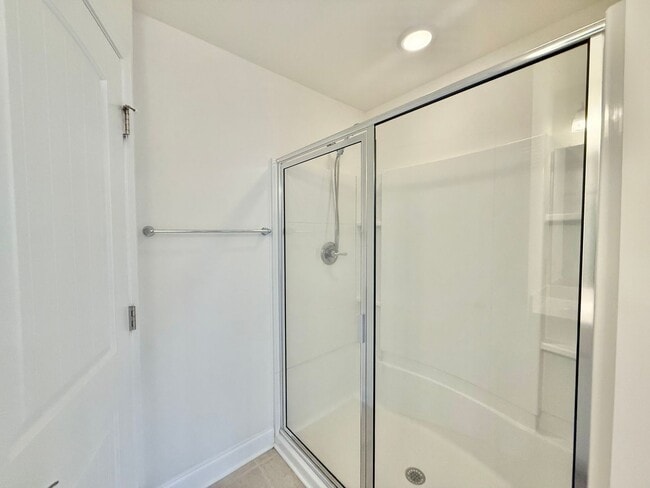 Building Photo - Spacious 3BD, 2.5BA End Unit Raleigh Townhome Near White Oak Shopping Center, I-40, and Downtown ...
