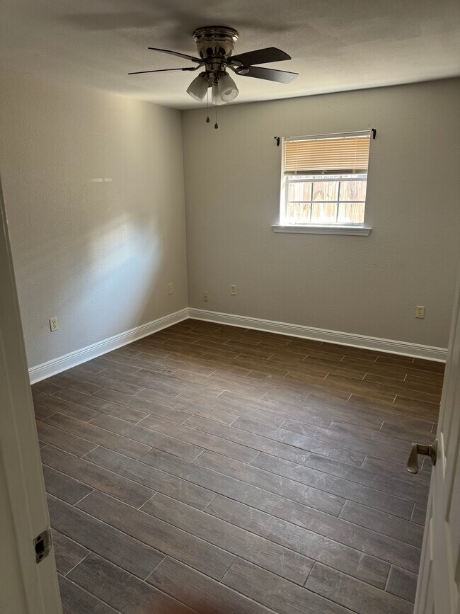 Building Photo - 7718 Reindeer St