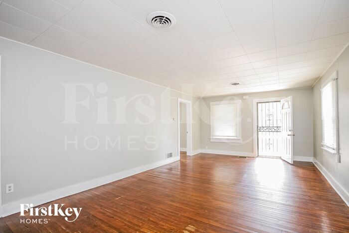 Building Photo - 1411 Lindley Ave